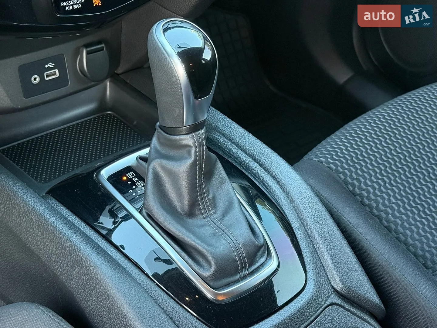 2019 Nissan Rogue - мініатюра 17