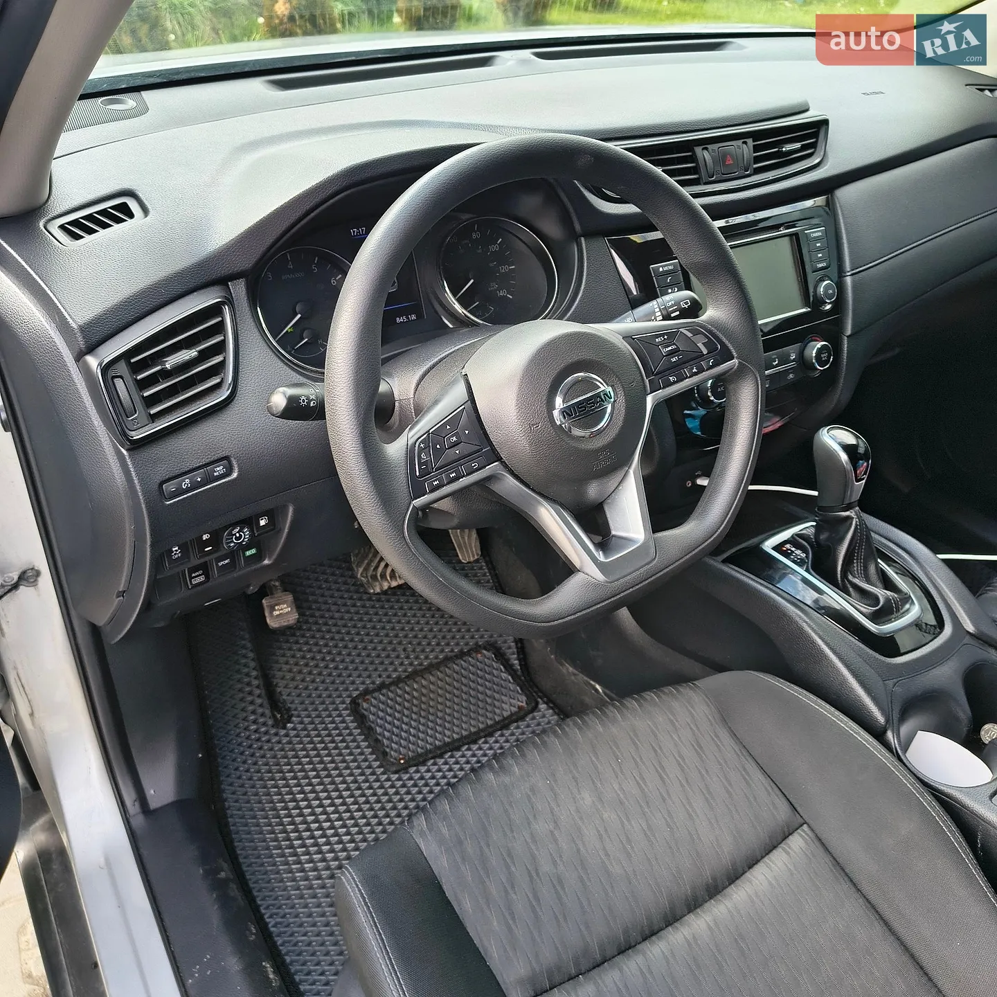 2017 Nissan Rogue - мініатюра 11