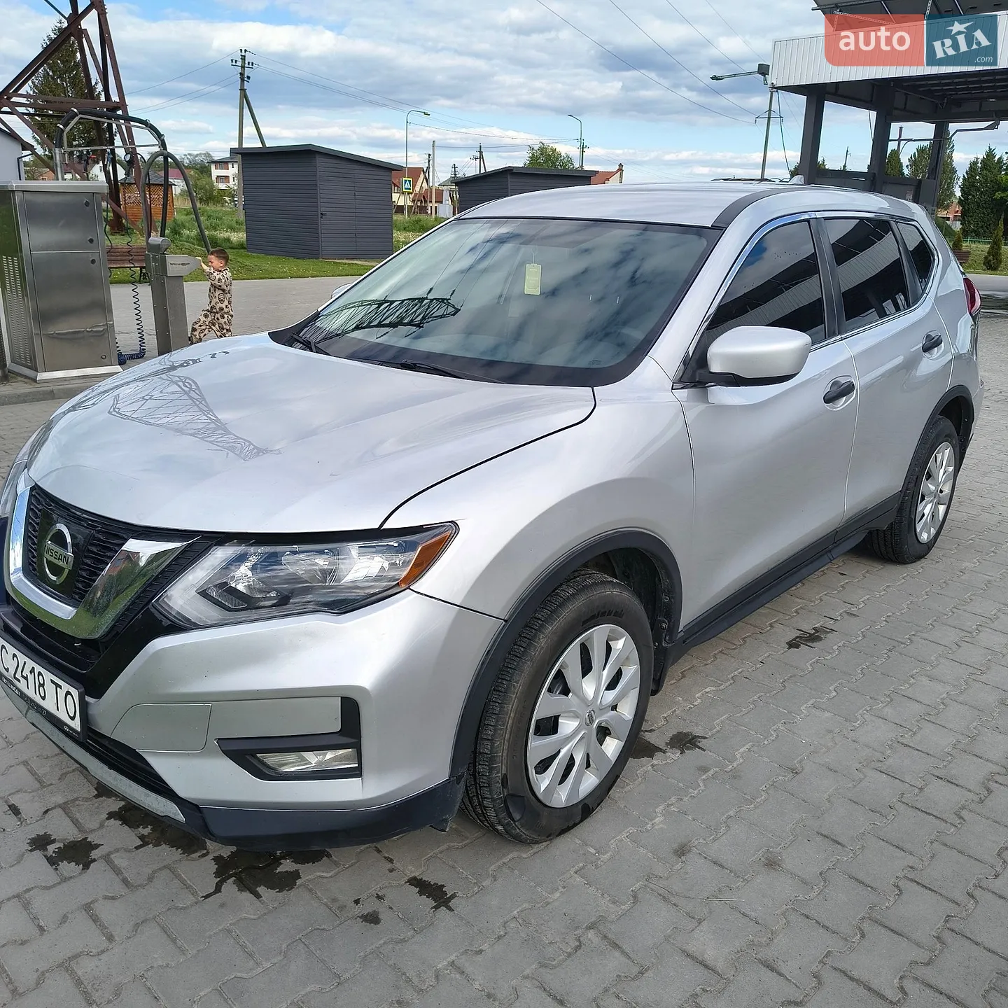 2017 Nissan Rogue - фото 1
