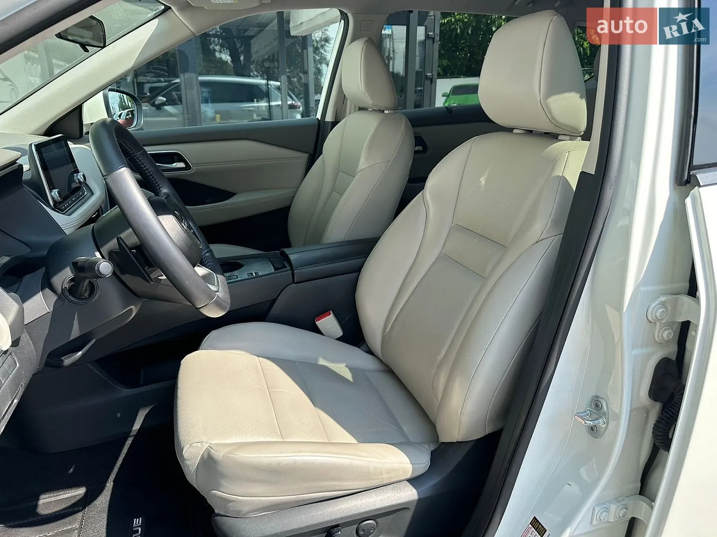 2021 Nissan Rogue - мініатюра 17