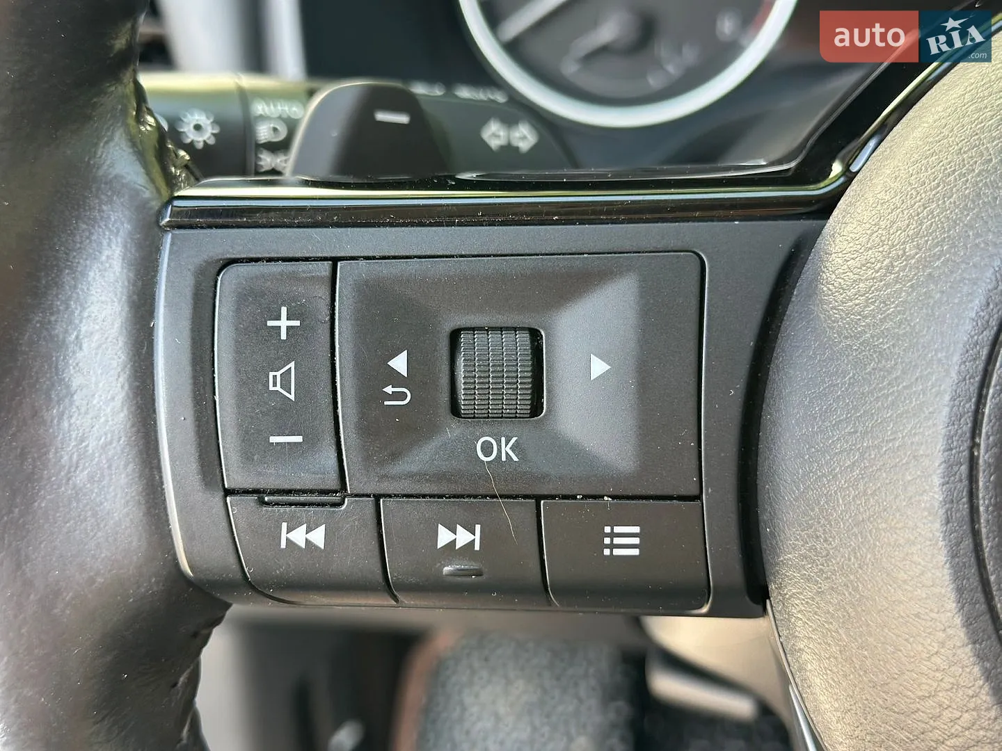 2021 Nissan Rogue - мініатюра 16