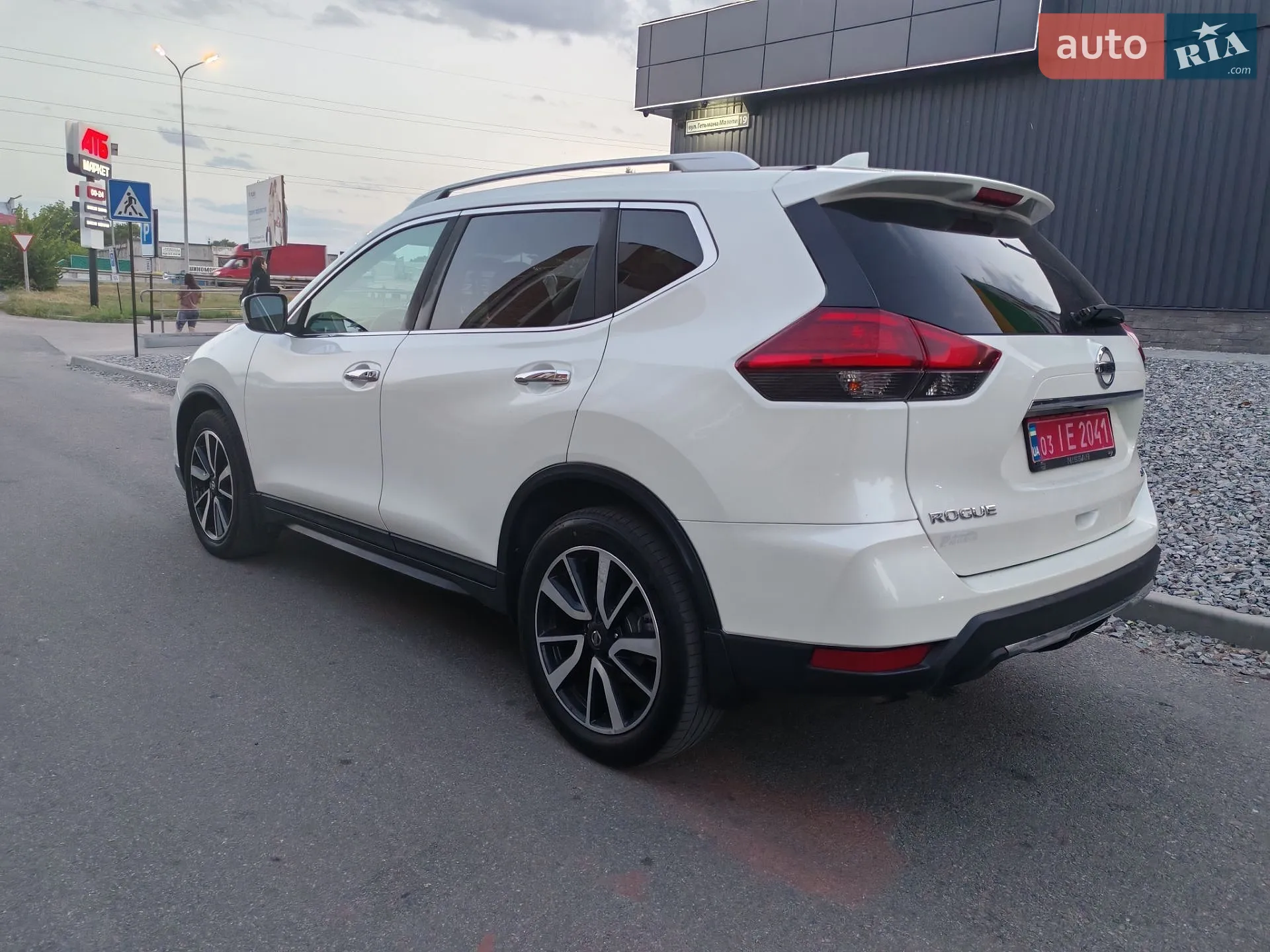 2017 Nissan Rogue - мініатюра 8