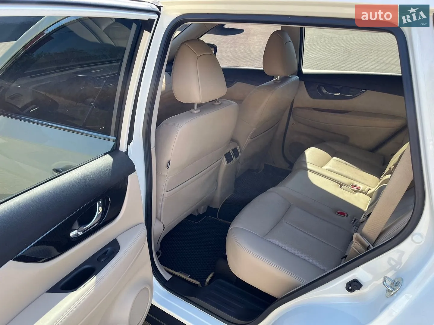 2018 Nissan Rogue - мініатюра 8