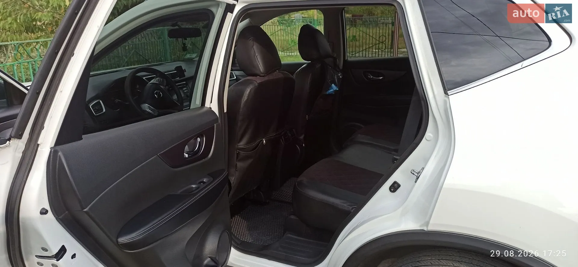2016 Nissan Rogue - мініатюра 15