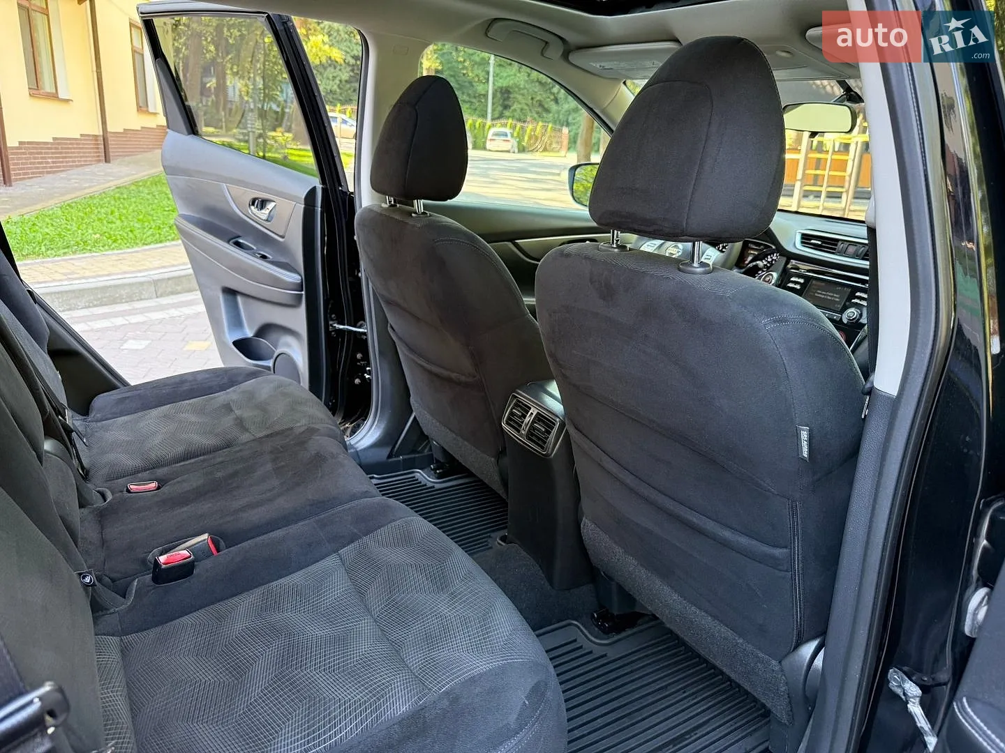2015 Nissan Rogue - мініатюра 158