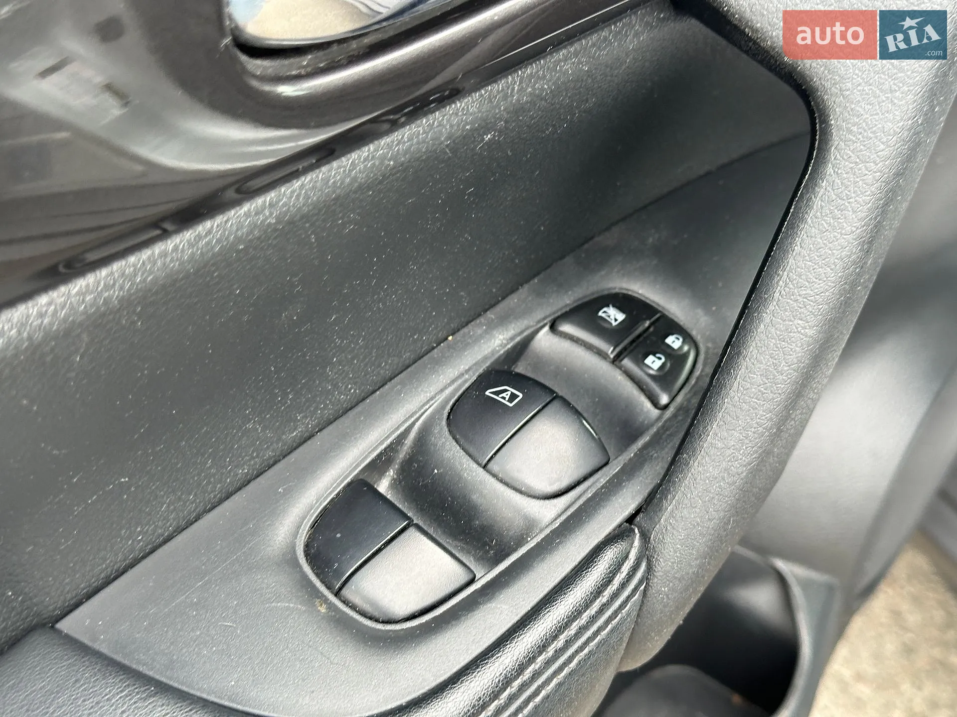 2019 Nissan Rogue - мініатюра 14