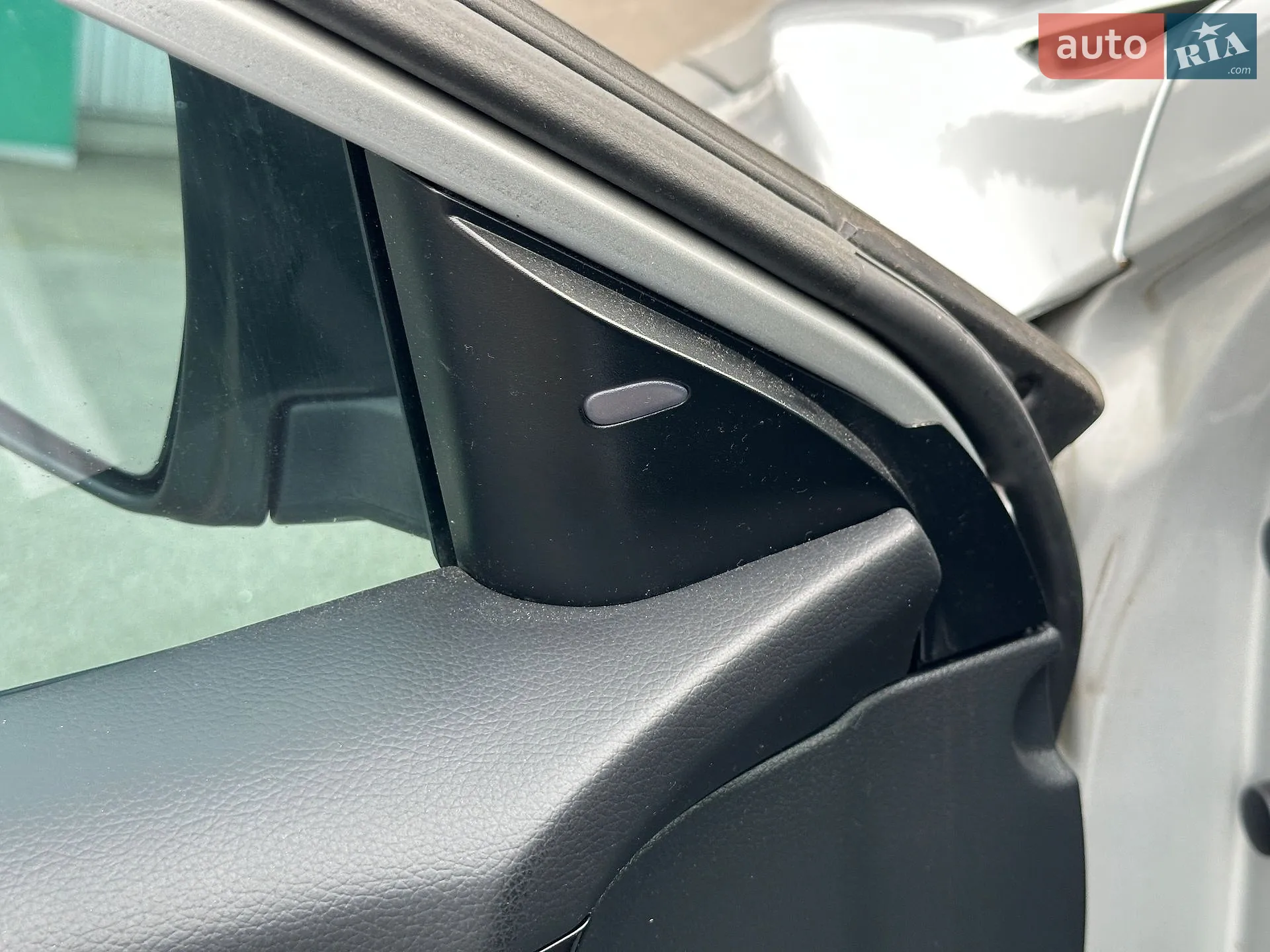 2019 Nissan Rogue - мініатюра 16