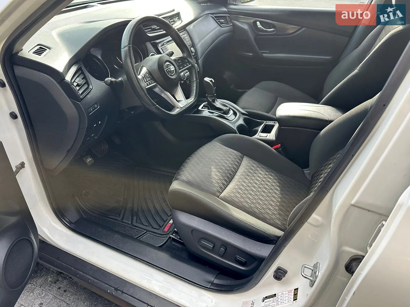 2018 Nissan Rogue - мініатюра 15