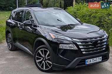 Внедорожник / Кроссовер Nissan Rogue 2022 в Киеве