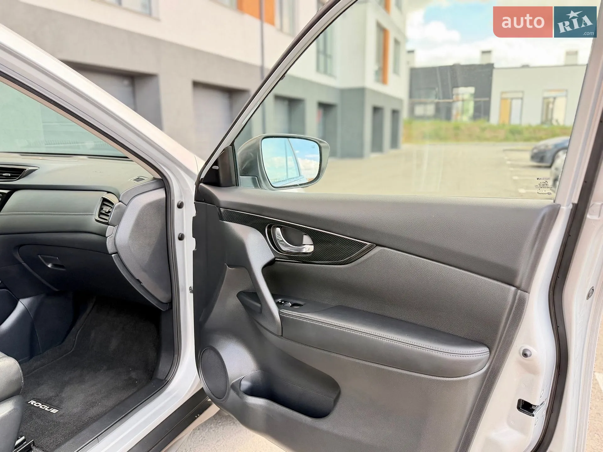 2019 Nissan Rogue - мініатюра 21