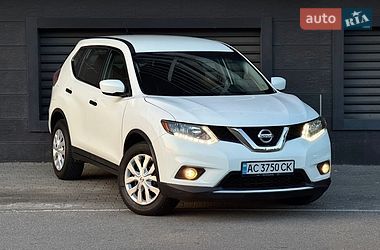 Внедорожник / Кроссовер Nissan Rogue 2016 в Киеве