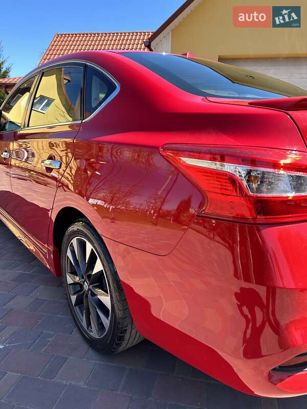 Седан Nissan Sentra 2016 в Луцьку