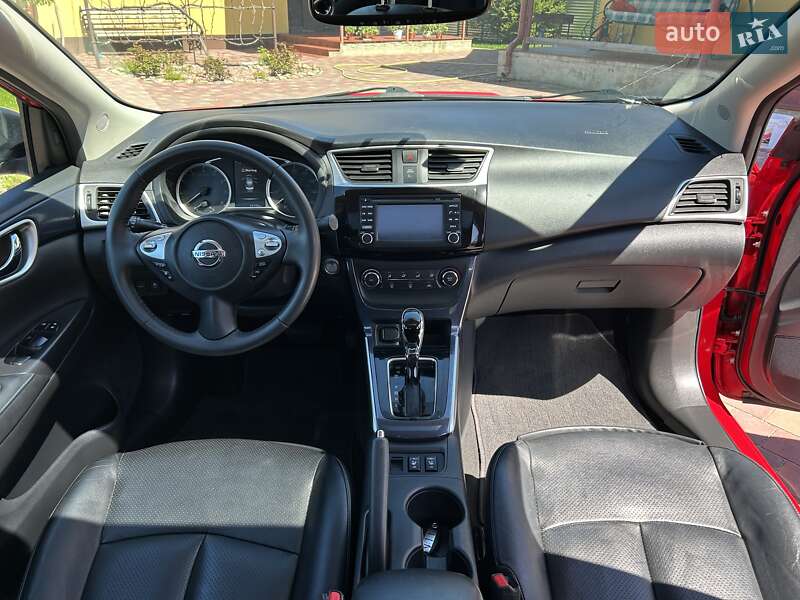 Седан Nissan Sentra 2016 в Луцьку
