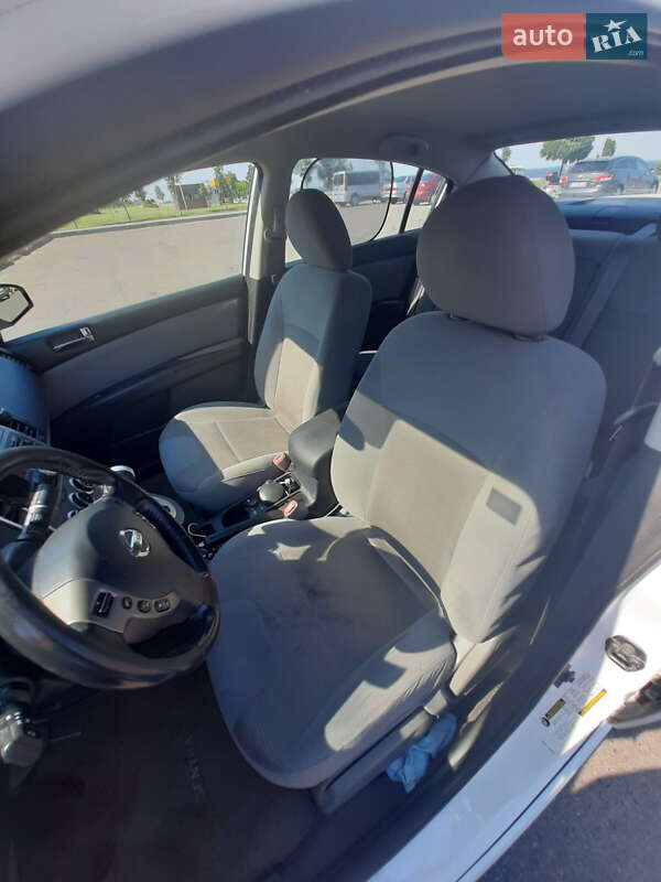 Седан Nissan Sentra 2011 в Черкасах