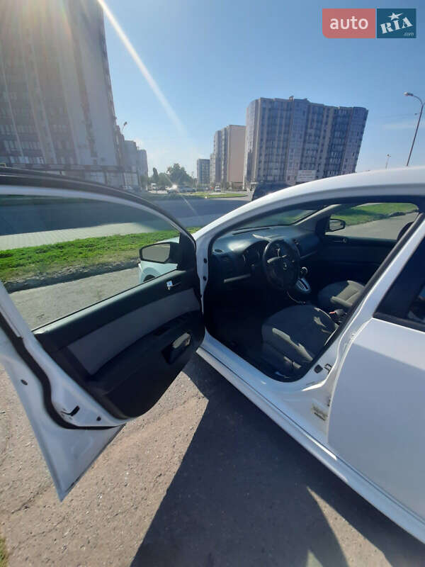 Седан Nissan Sentra 2011 в Черкасах