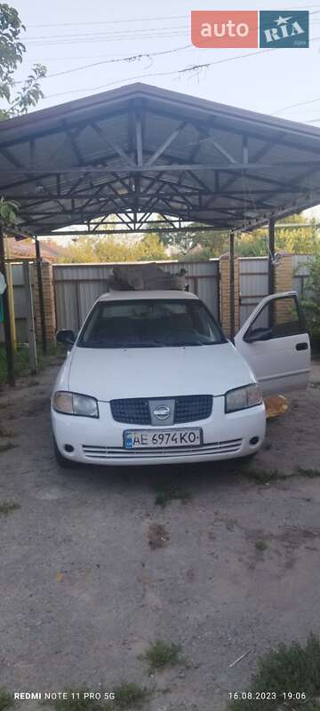 Седан Nissan Sentra 2004 в Дніпрі