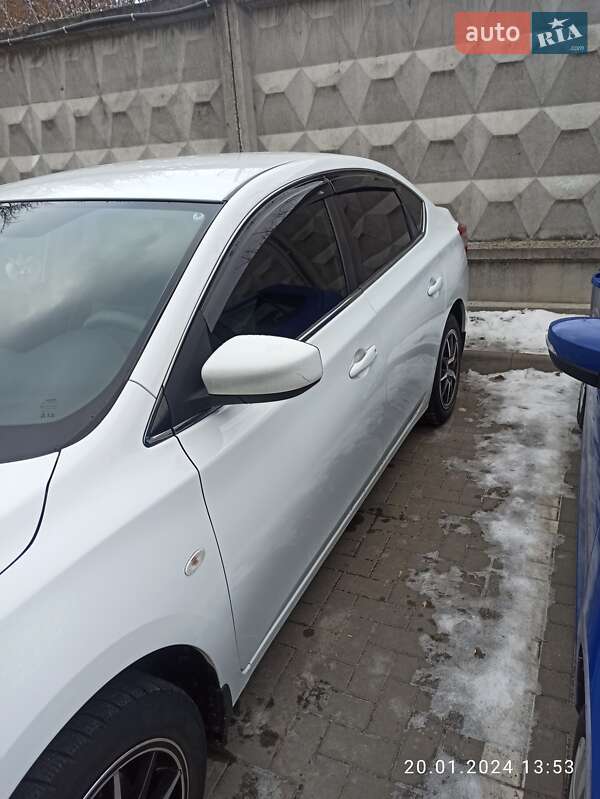 Седан Nissan Sentra 2015 в Києві