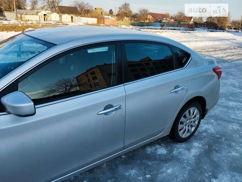 Седан Nissan Sentra 2017 в Ромнах