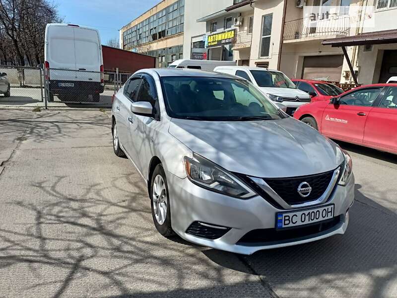 Седан Nissan Sentra 2017 в Львові