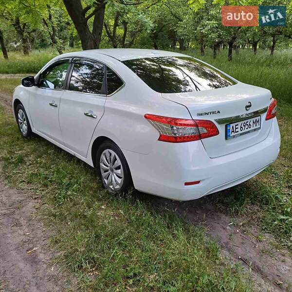 Седан Nissan Sentra 2015 в Дніпрі