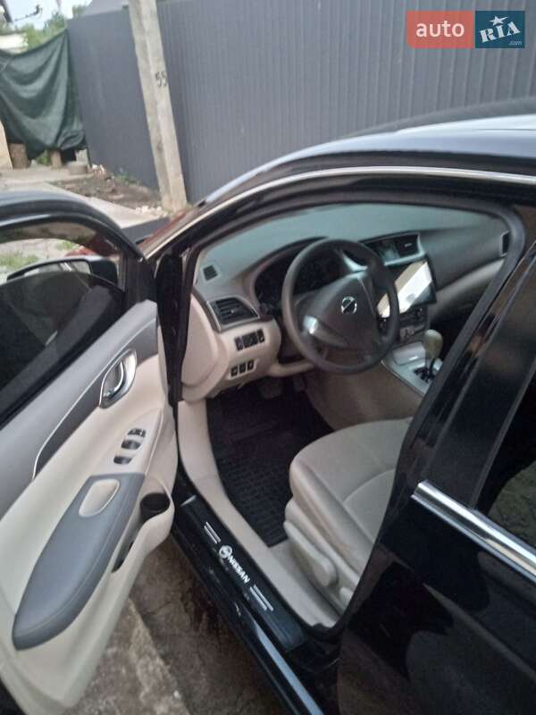Седан Nissan Sentra 2013 в Окнах