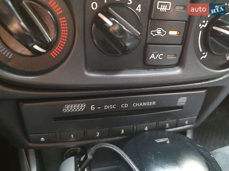 Седан Nissan Sentra 2006 в Львові