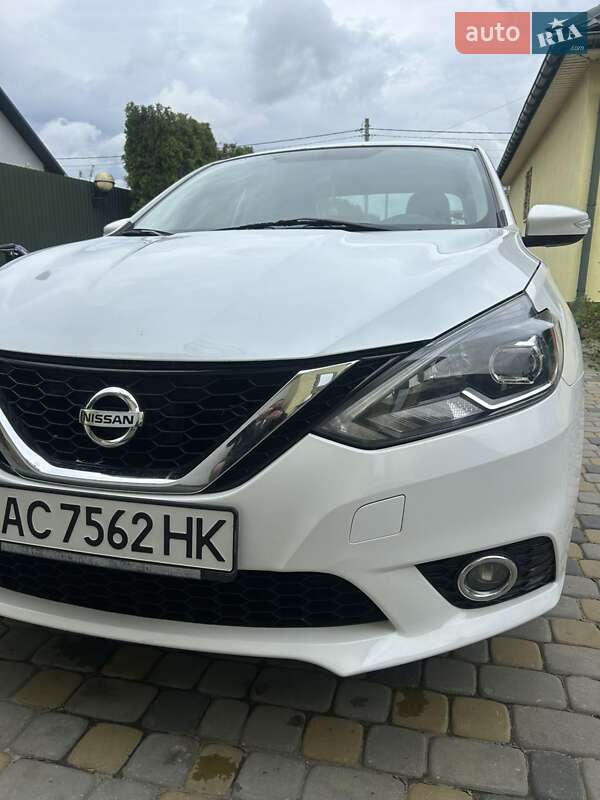 Седан Nissan Sentra 2017 в Луцьку