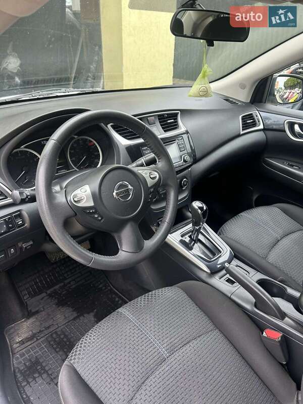 Седан Nissan Sentra 2017 в Луцьку