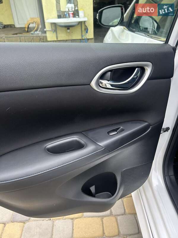 Седан Nissan Sentra 2017 в Луцьку