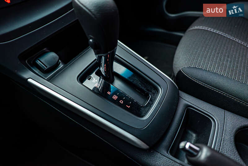 Седан Nissan Sentra 2016 в Києві