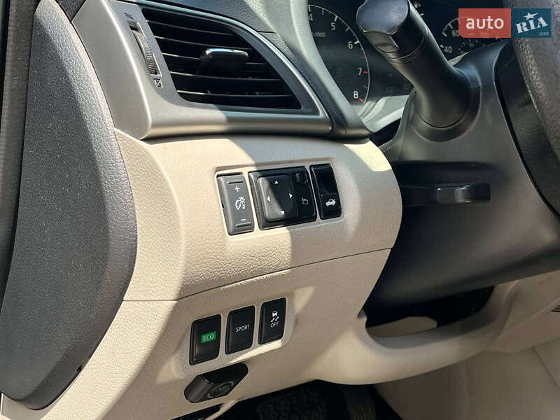 Седан Nissan Sentra 2016 в Львове