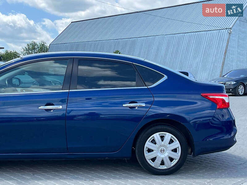 Седан Nissan Sentra 2016 в Львове