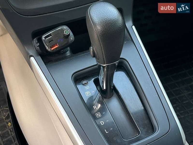 Седан Nissan Sentra 2016 в Львове