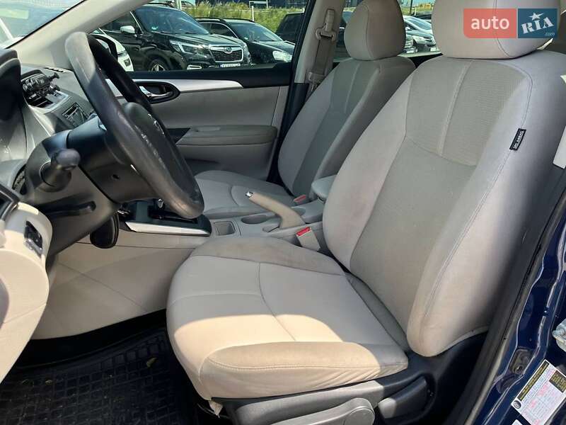 Седан Nissan Sentra 2016 в Львове
