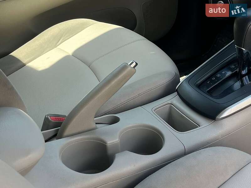 Седан Nissan Sentra 2016 в Львове