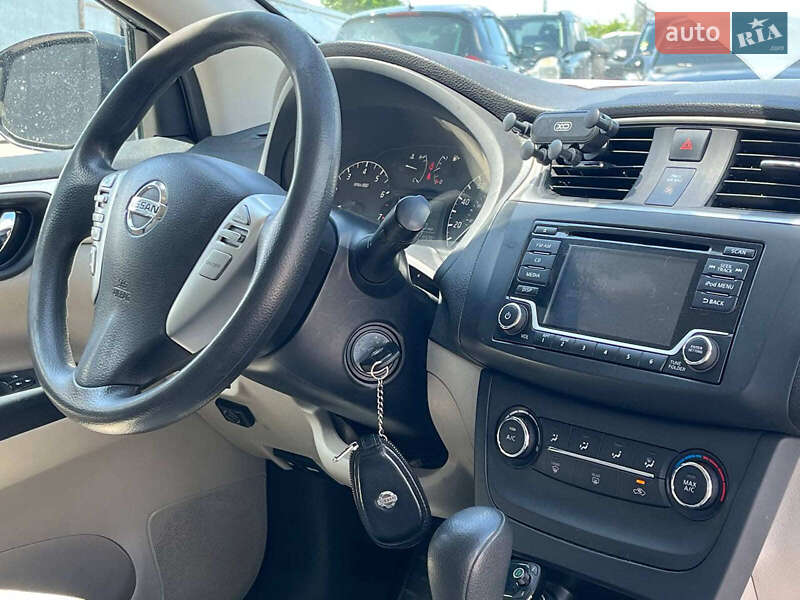 Седан Nissan Sentra 2016 в Львове