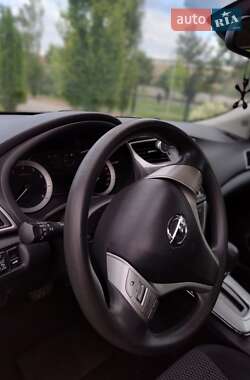 Седан Nissan Sentra 2015 в 