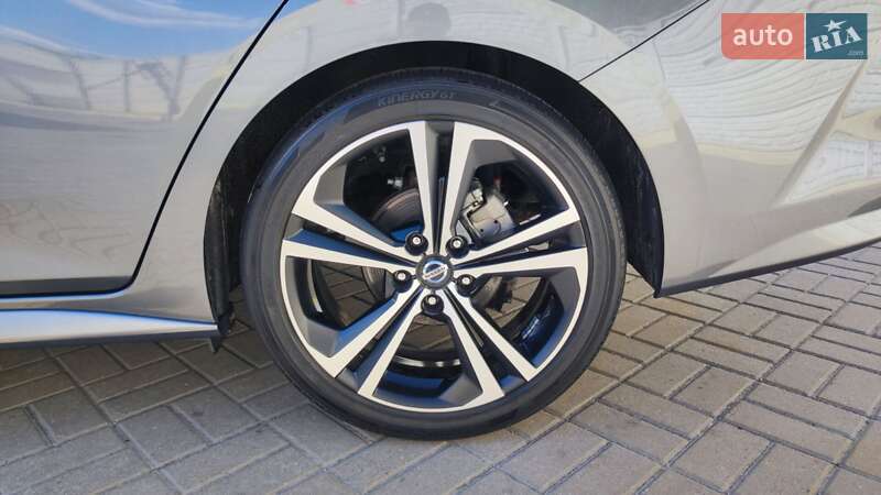 Седан Nissan Sentra 2020 в Ровно