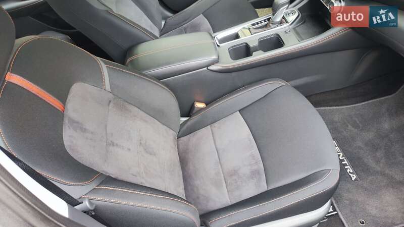 Седан Nissan Sentra 2020 в Ровно