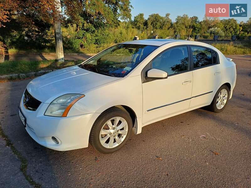 Седан Nissan Sentra 2012 в Чернігові