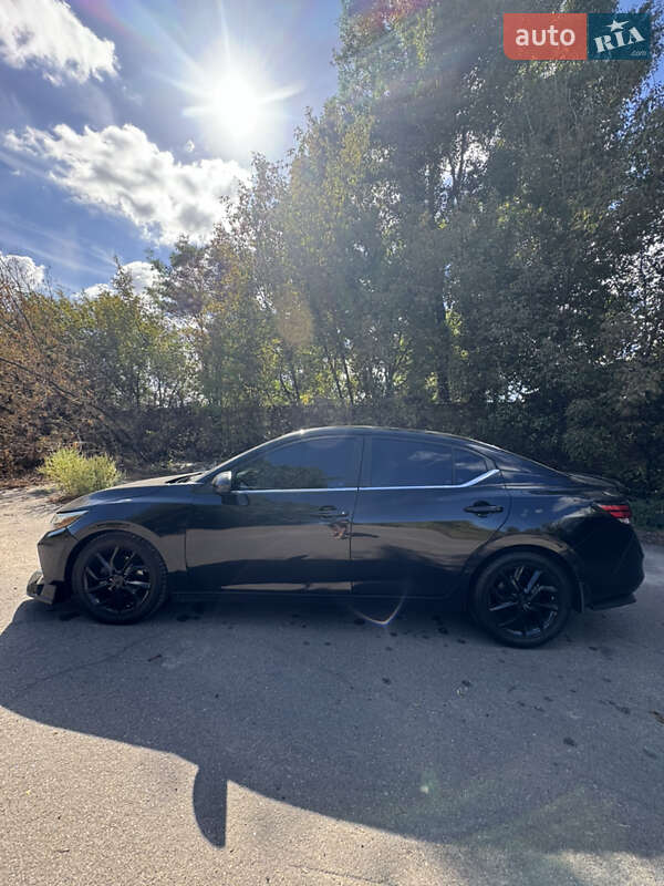Седан Nissan Sentra 2020 в Черкасах