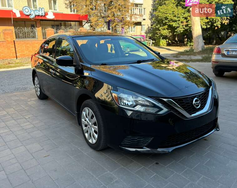 Седан Nissan Sentra 2017 в Днепре