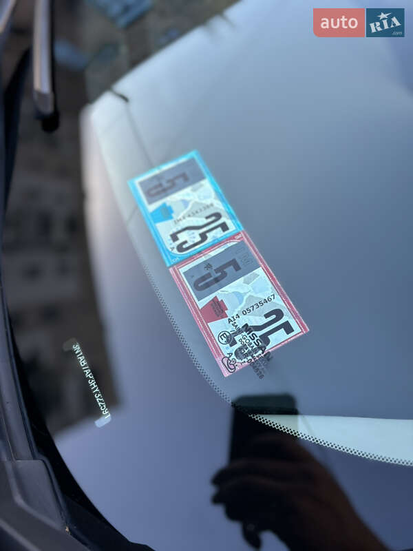 Седан Nissan Sentra 2017 в Днепре