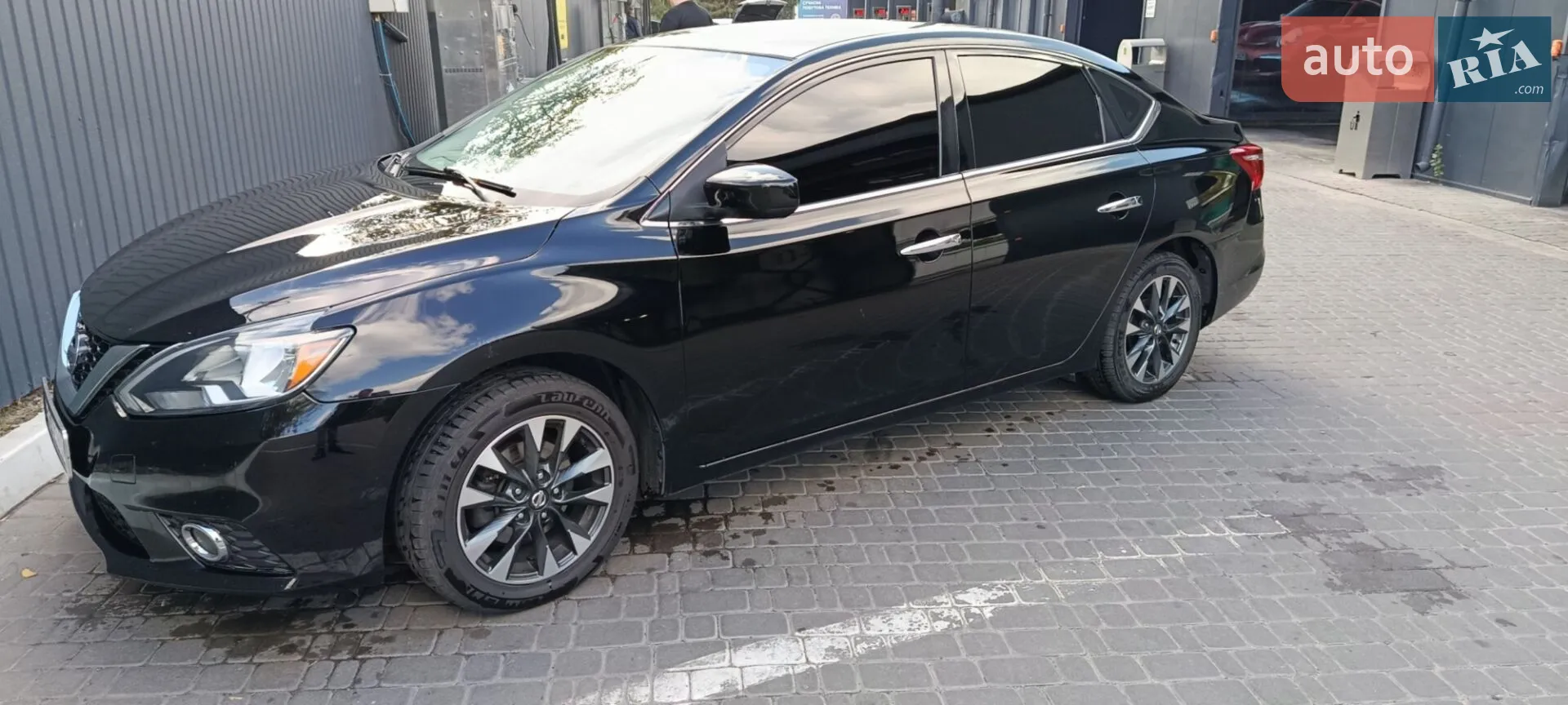 2017 Nissan Sentra - мініатюра 3