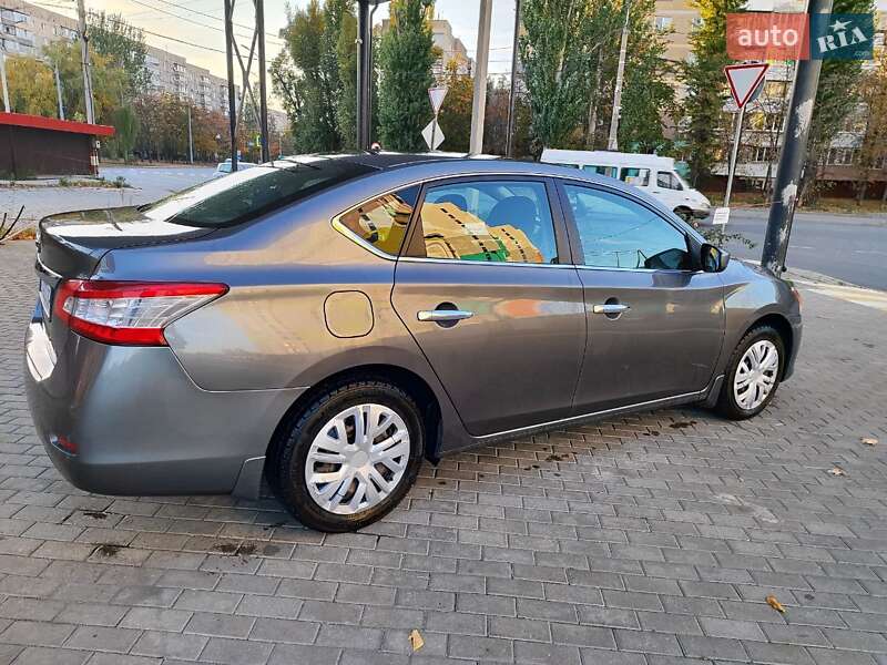 Седан Nissan Sentra 2015 в Днепре