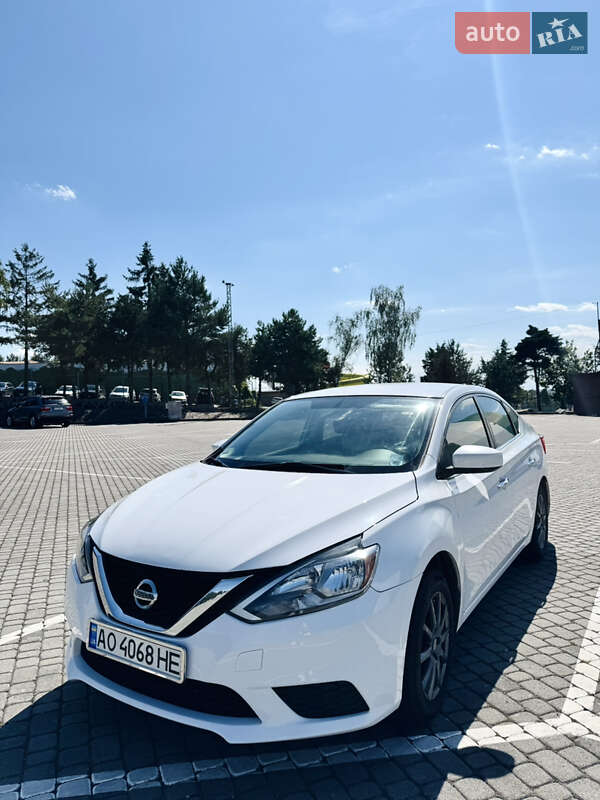 Седан Nissan Sentra 2016 в Ужгороде