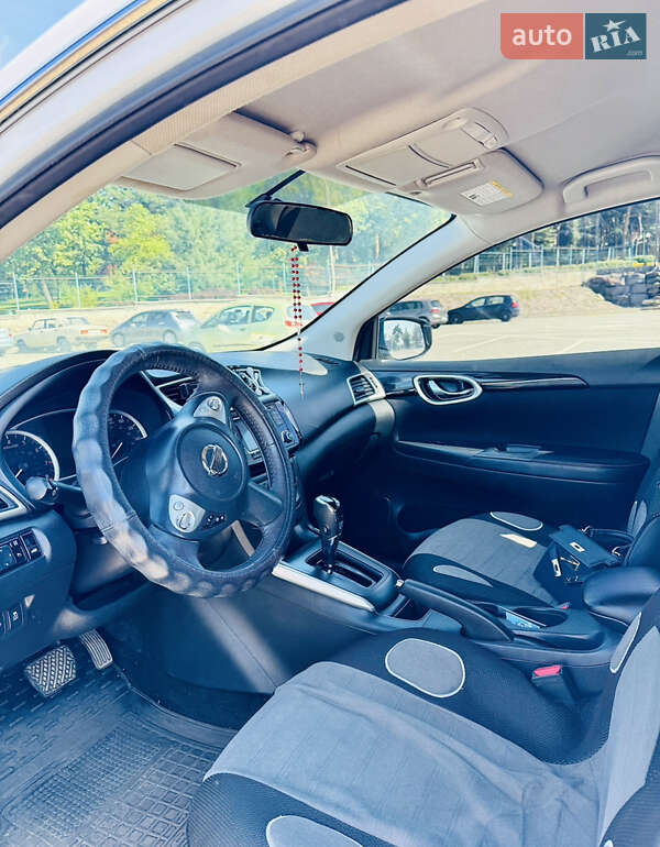 Седан Nissan Sentra 2016 в Ужгороде