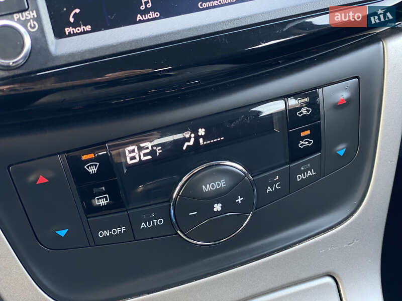 Седан Nissan Sentra 2019 в Луцке