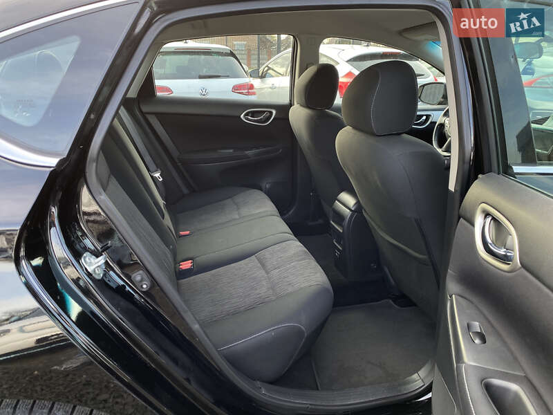 Седан Nissan Sentra 2019 в Луцке