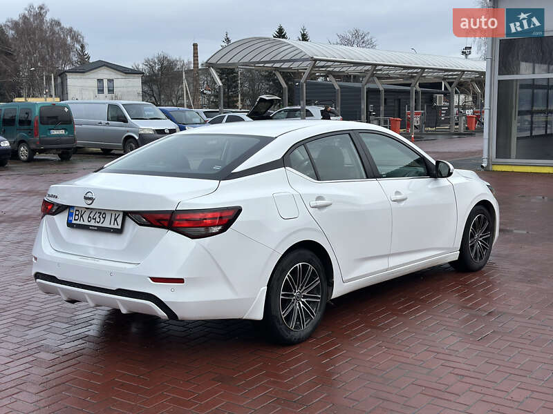 Седан Nissan Sentra 2020 в Ровно